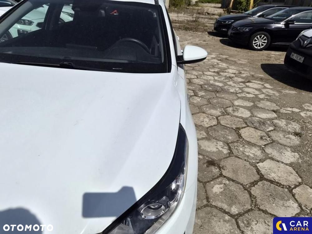 Kia Ceed - 27