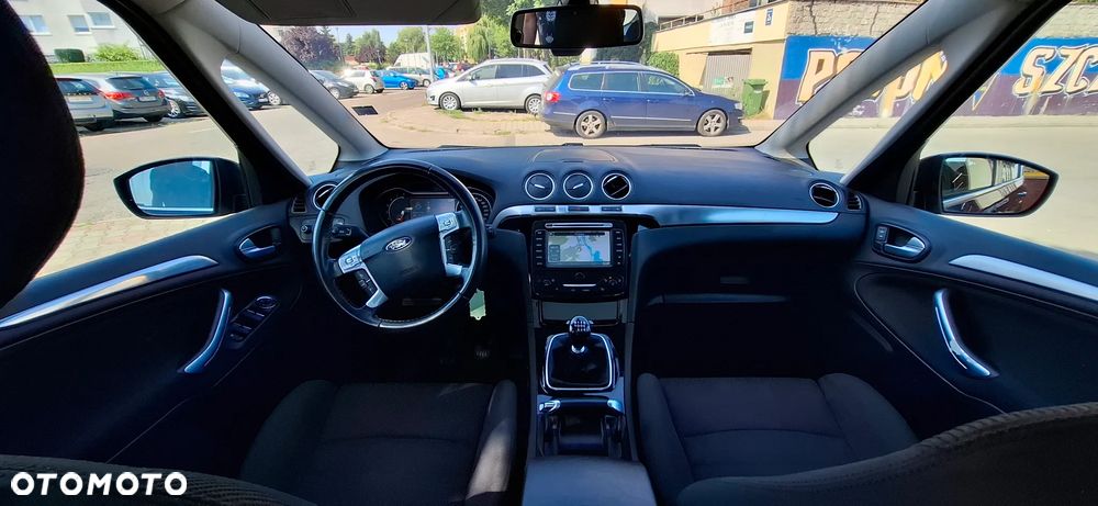 Ford S-Max - 13