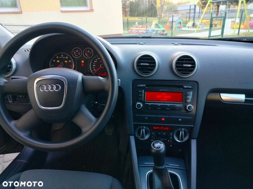 Audi A3 Sportback 1.6 Attraction - 22