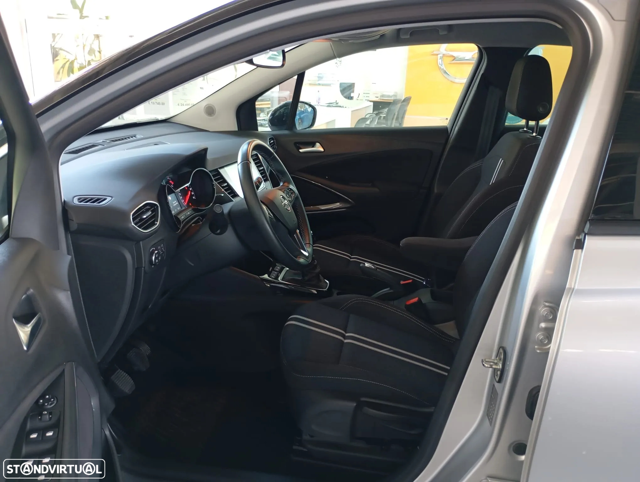 Opel Crossland 1.2 T Design & Tech - 2