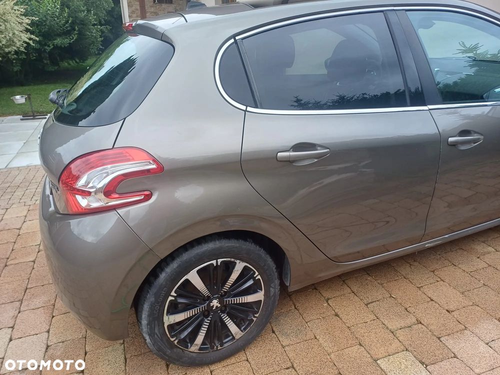 Peugeot 208 1.6 e-HDi Allure STT - 8