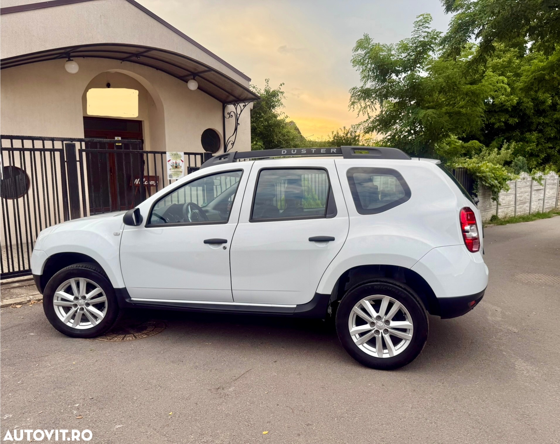 Dacia Duster SCe 115 2WD Essential - 14