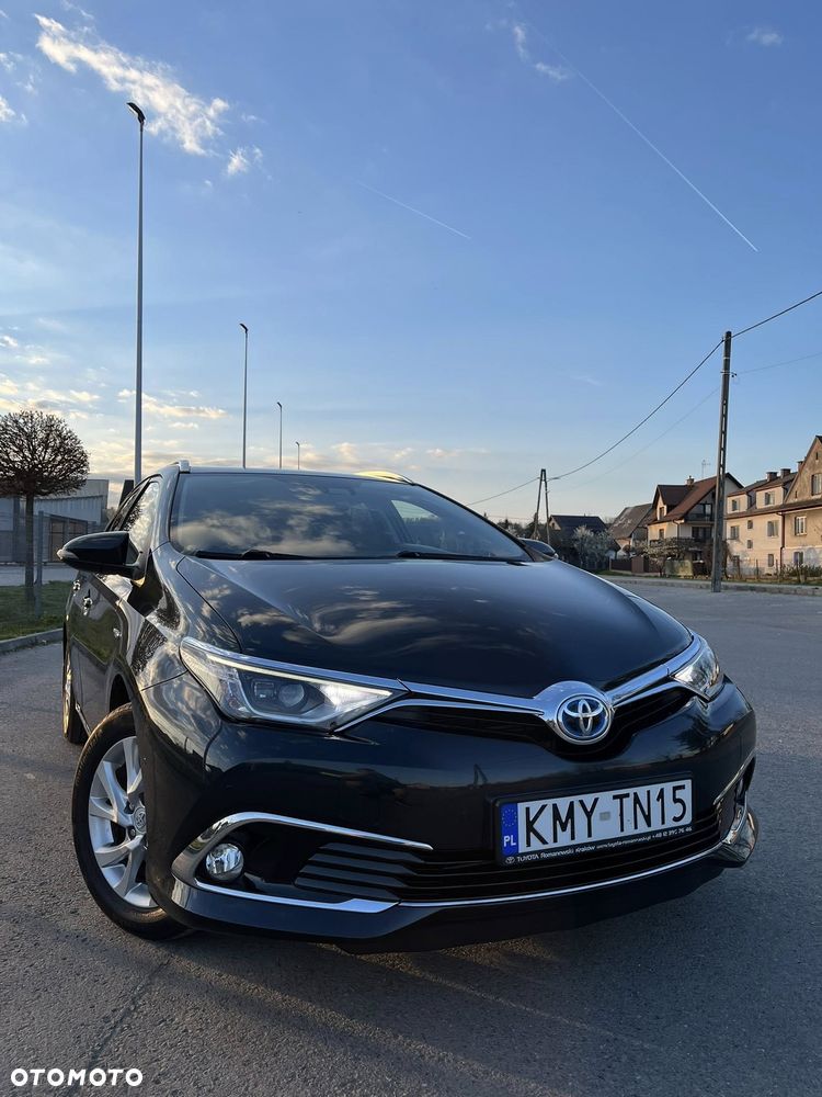 Toyota Auris Hybrid 135 Selection - 1