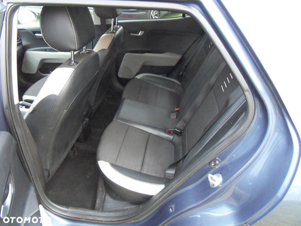 Kia Stonic 1.6 CRDi Spirit - 13