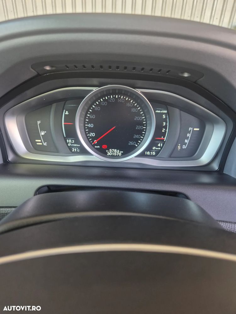 Volvo XC 60 D5AWD Summum - 29