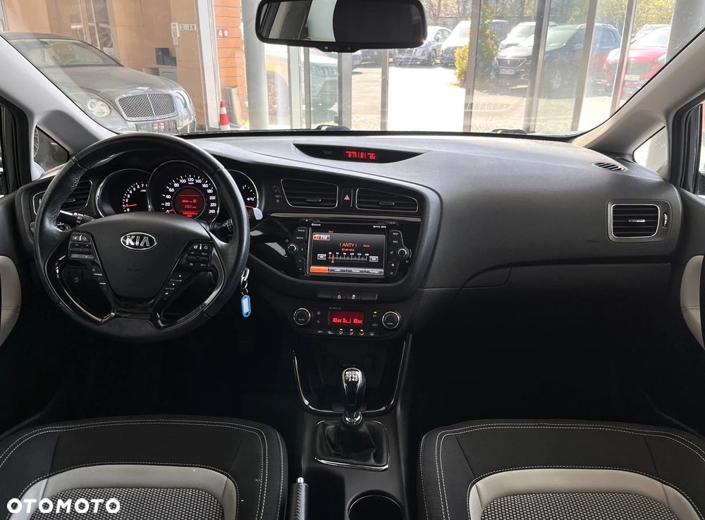 Kia Ceed 1.6 GDI Business Line - 10