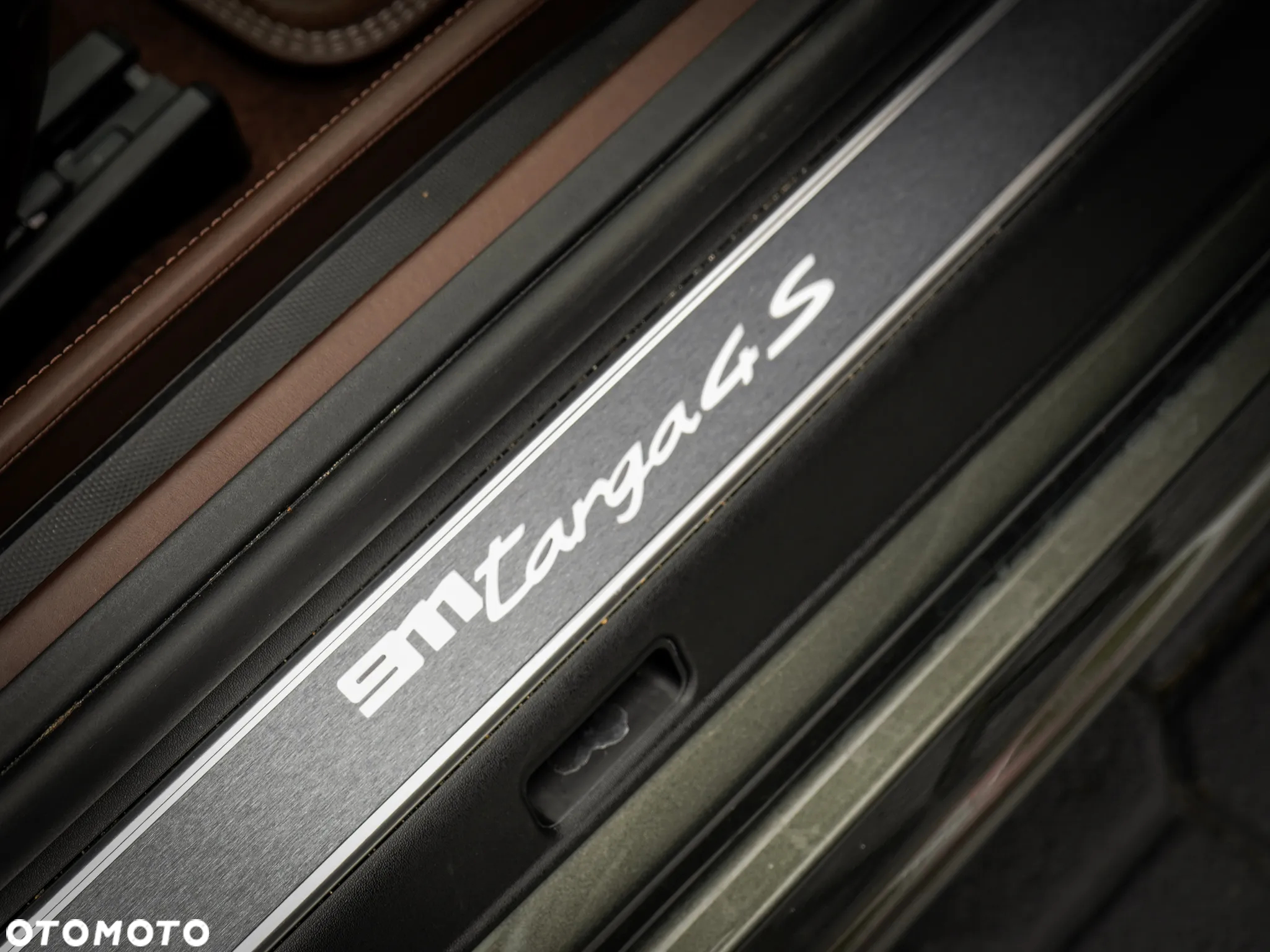 Porsche 911 Targa 4S - 34