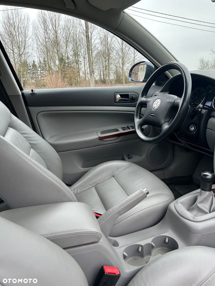 Volkswagen Passat - 23