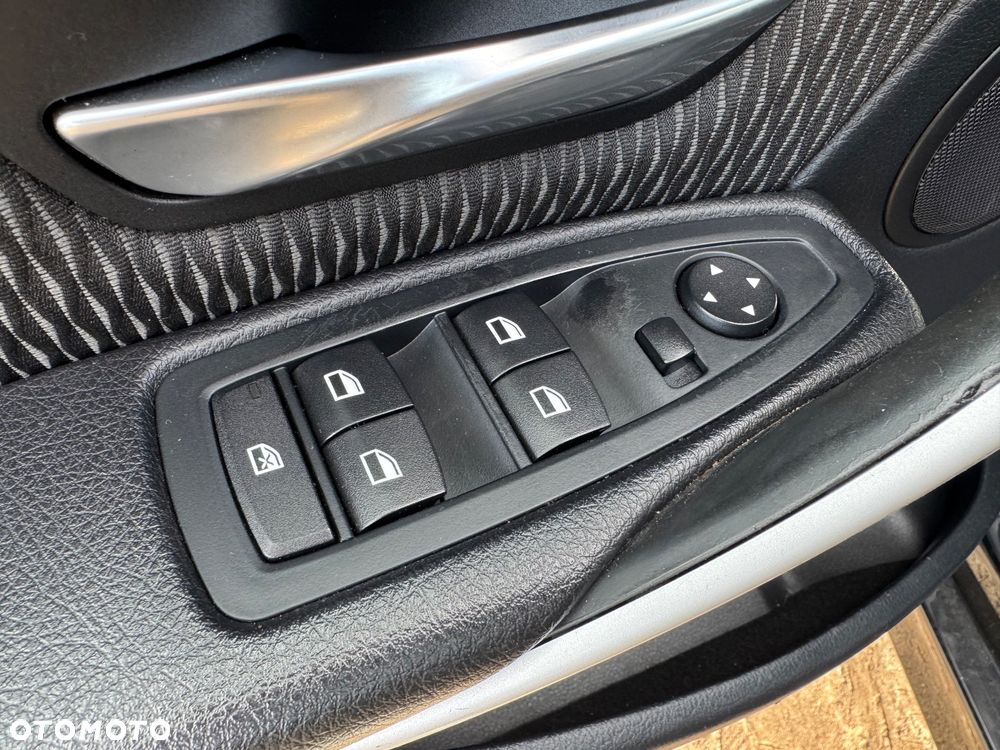 BMW Seria 3 316i M Sport - 11