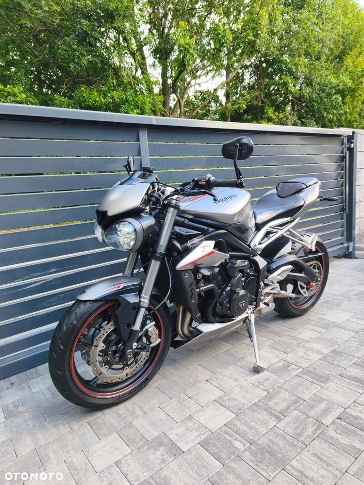 Triumph Street Triple - 10