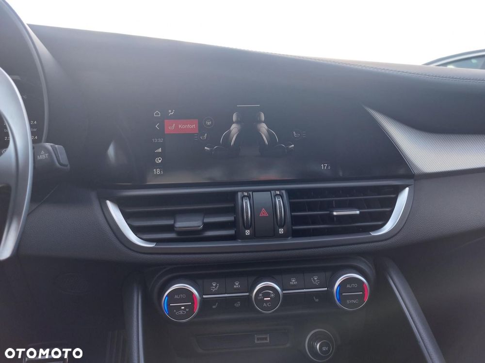 Alfa Romeo Giulia 2.0 Turbo Veloce Q4 - 24