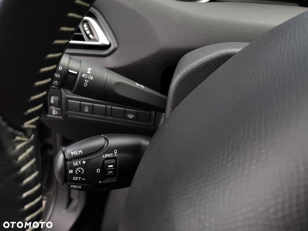 Peugeot 308 - 14