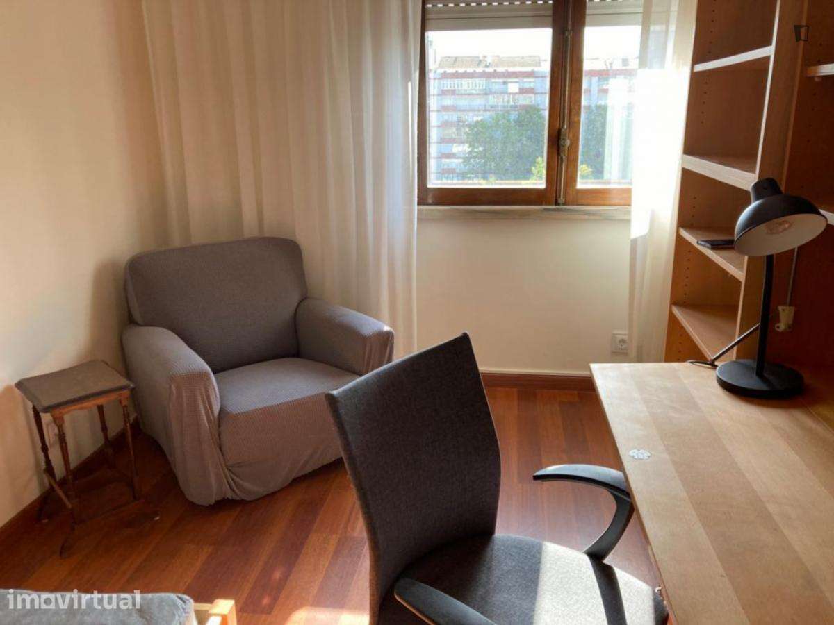 Quarto - localizado em Benfica Lisbon - Grande imagem: 5/28
