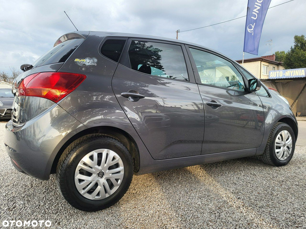 Kia Venga - 8