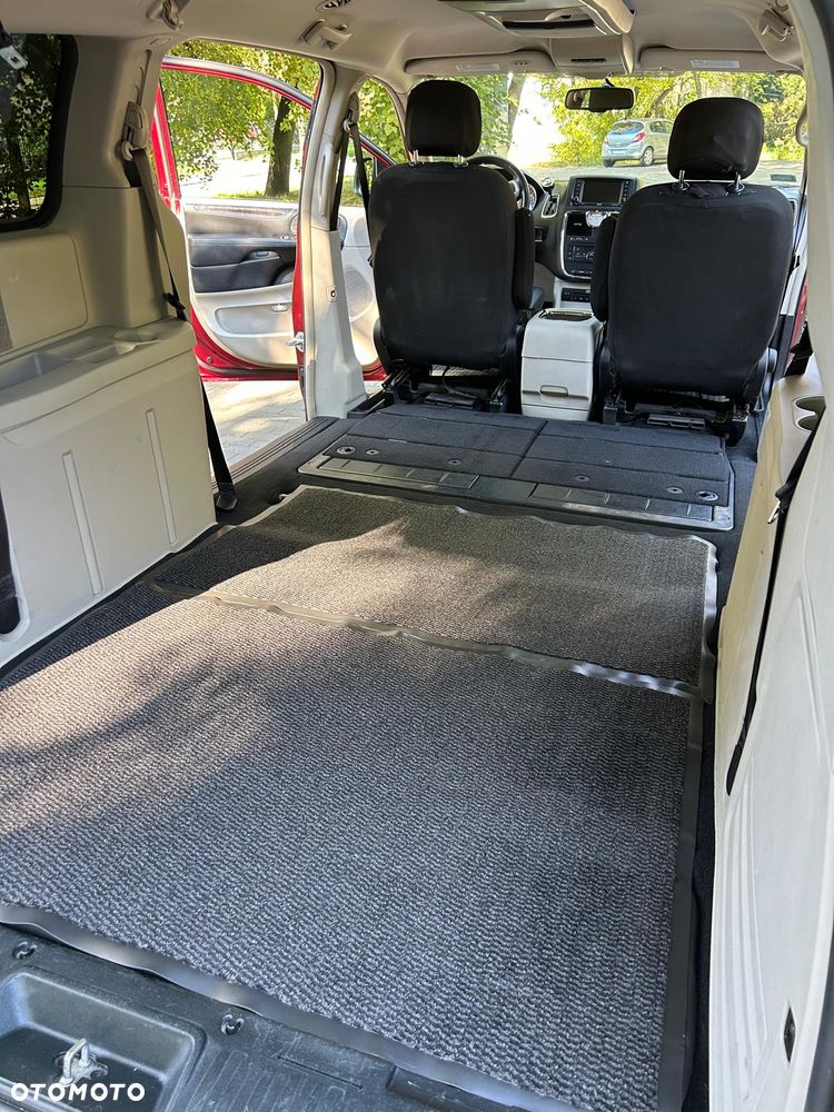 Chrysler Town & Country 3.6 Touring - 29