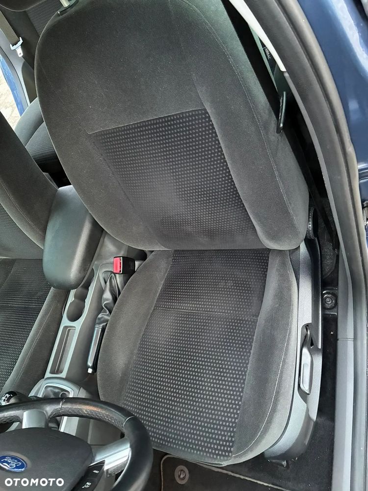 Ford Focus 2.0 Ghia - 10