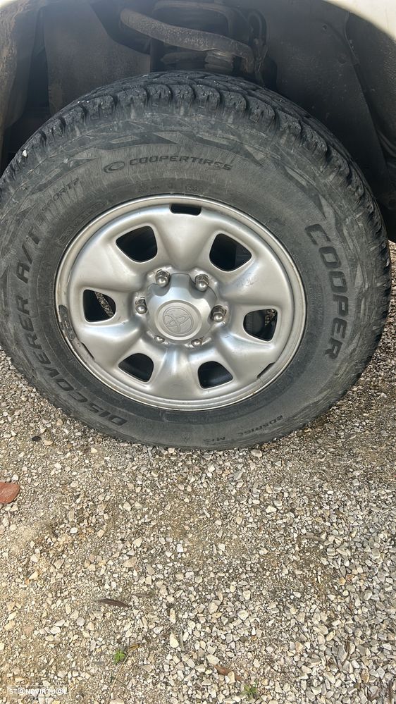 Toyota Hilux 2.5 D-4D 4WD CD PM+AC - 2
