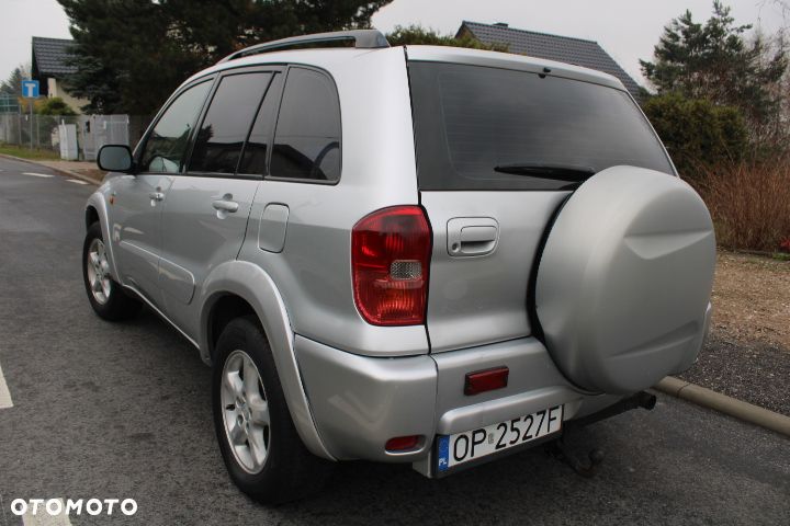 Toyota RAV4 D-4D 4x4 - 3