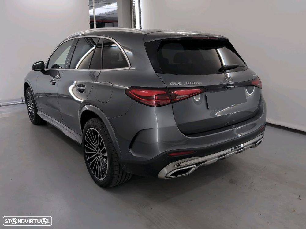 Mercedes-Benz GLC 300 de 4Matic 9G-TRONIC AMG Line Advanced - 3