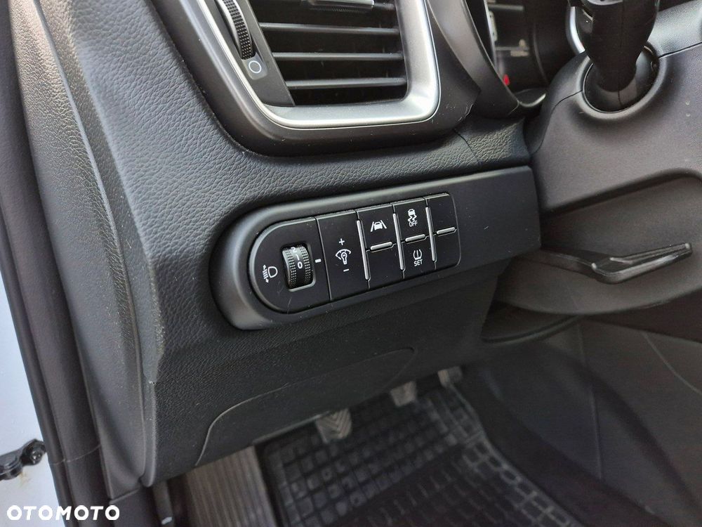 Kia Ceed 1.5 T-GDI M - 16