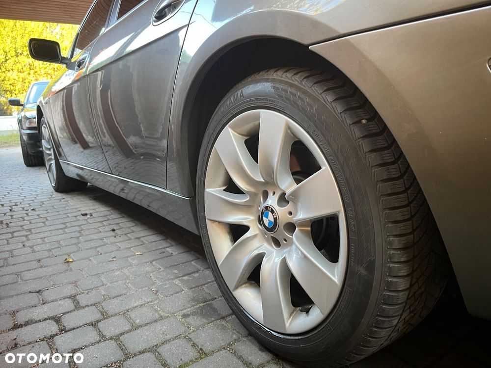 BMW Seria 7 750i - 9