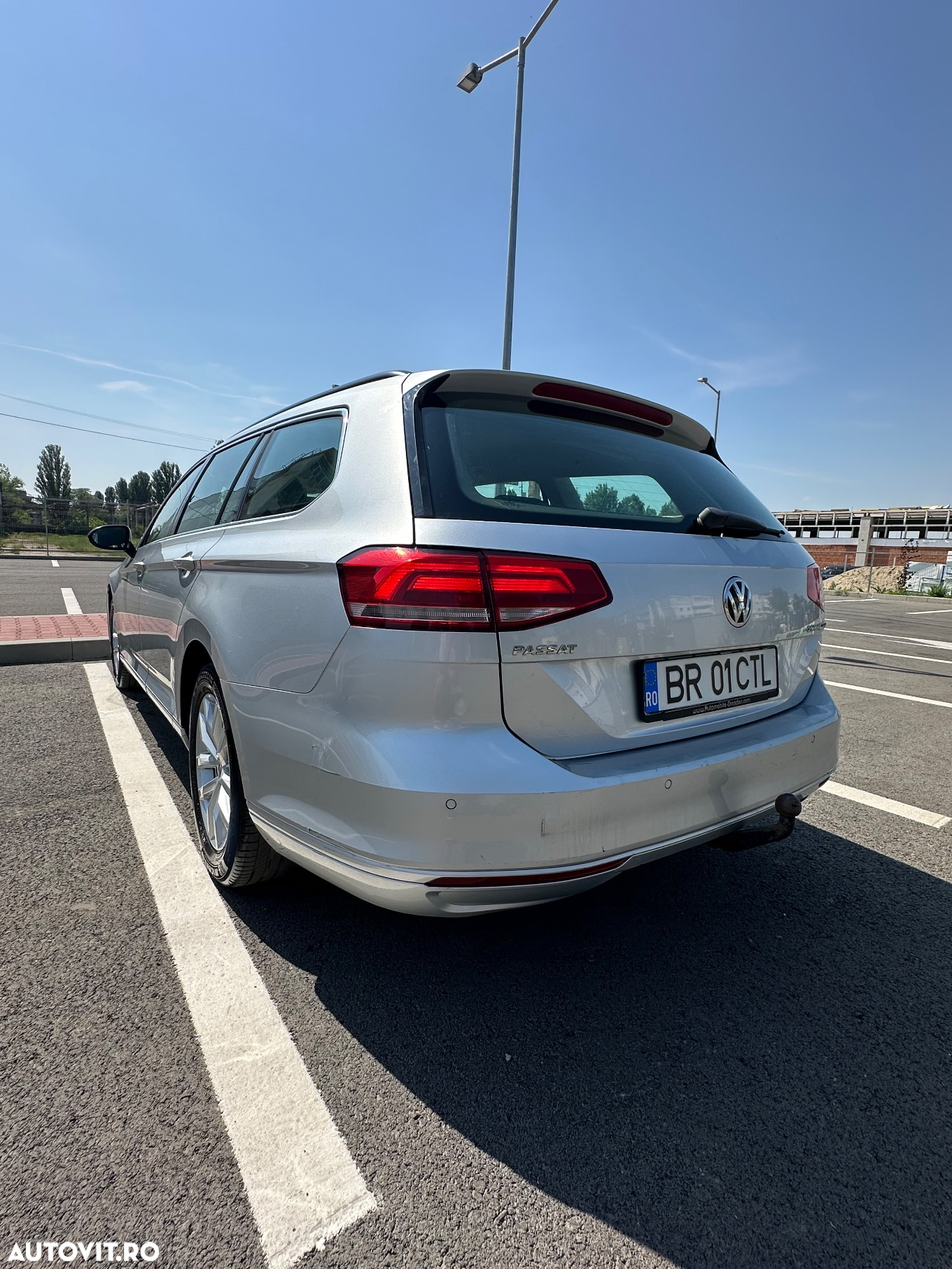 Volkswagen Passat 2.0 TDI (BlueMotion Technology) DSG Comfortline - 8