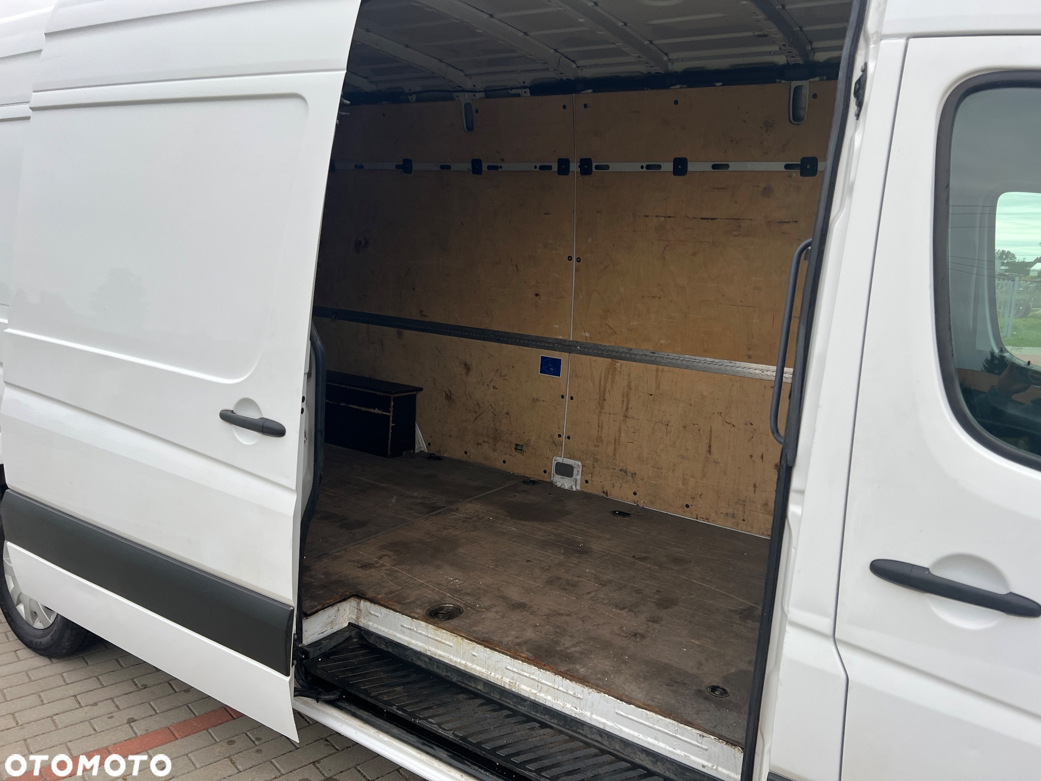 Mercedes-Benz Sprinter - 25