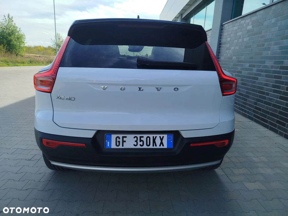 Volvo XC 40 T2 Plus Dark - 14