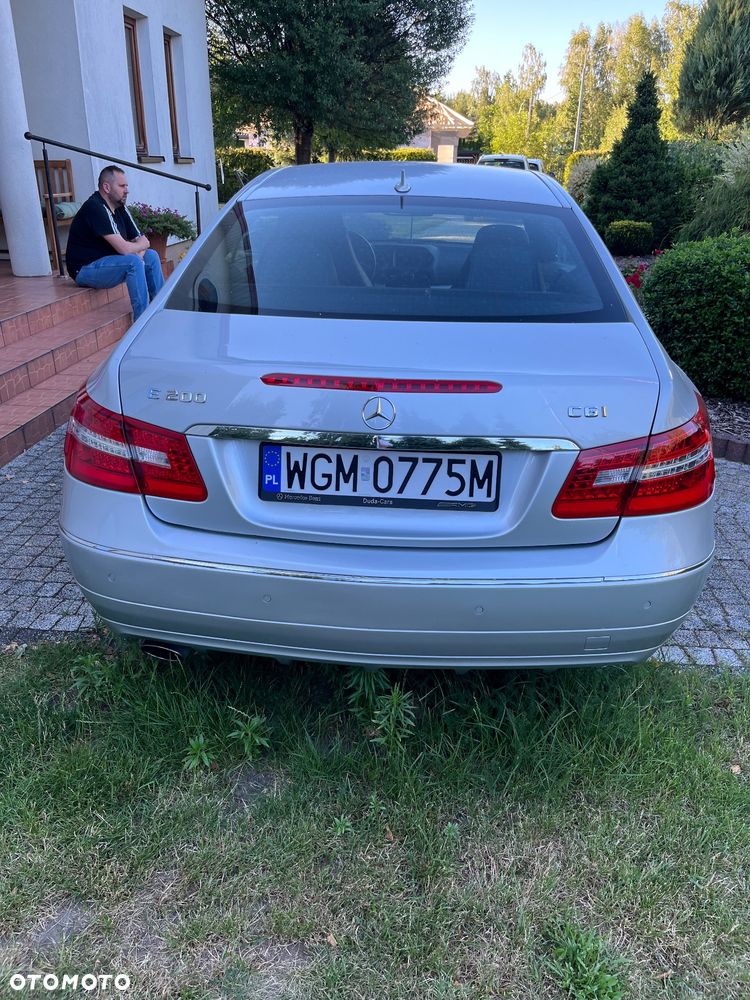Mercedes-Benz Klasa E 200 CGI Coupe BlueEFFICIENCY Automatik Avantgarde - 3