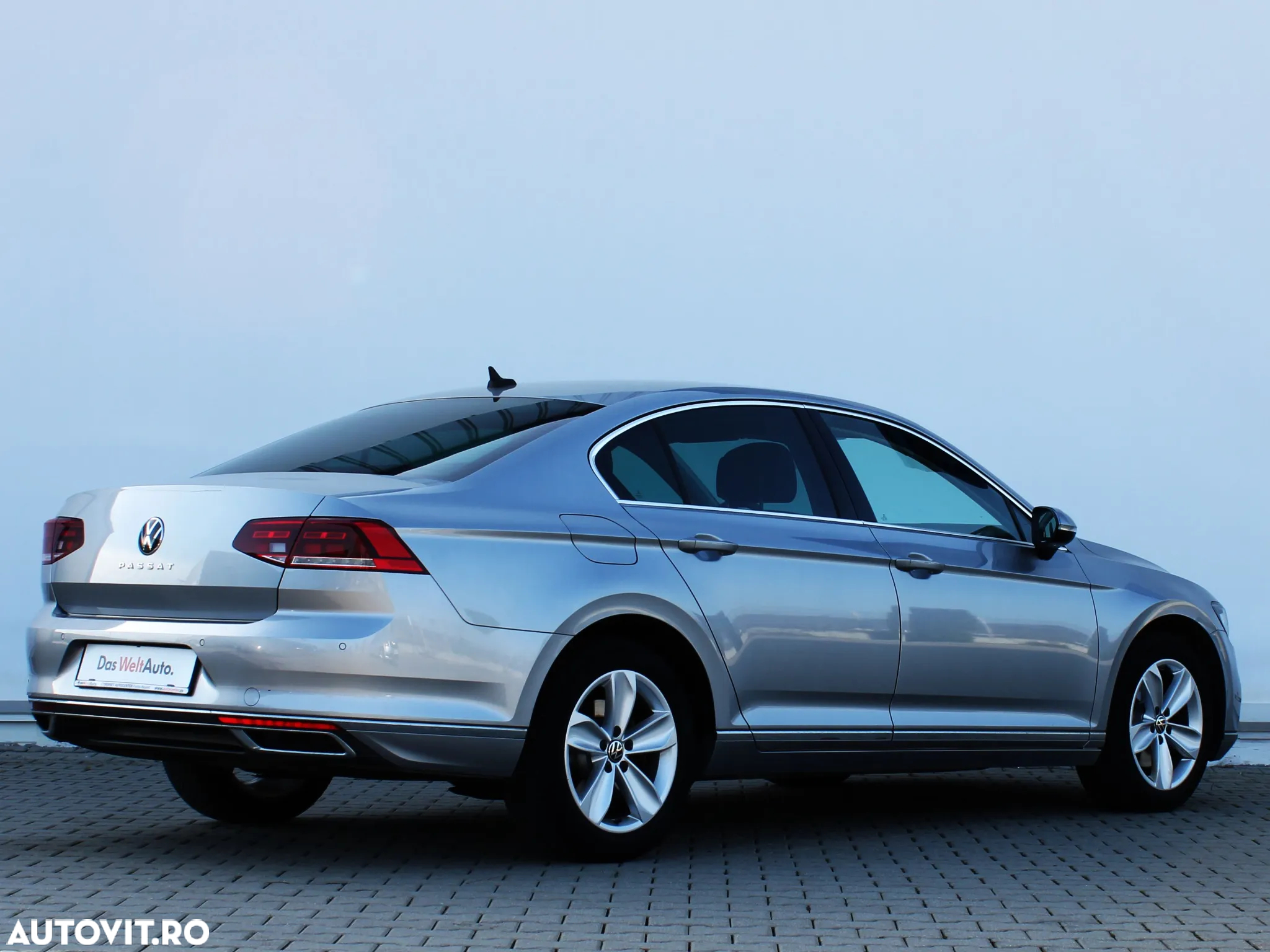 Volkswagen Passat - 5