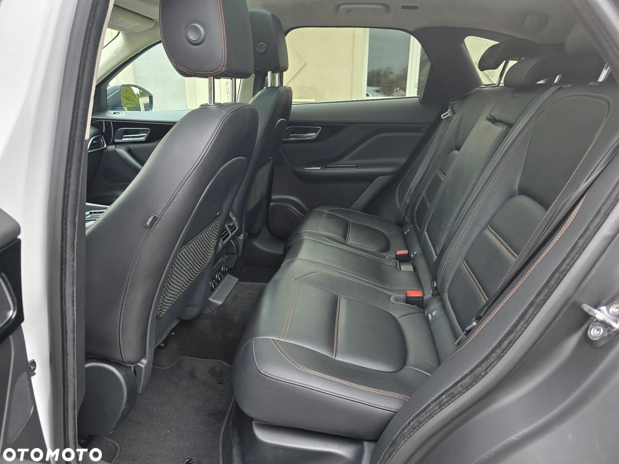 Jaguar F-Pace 2.0 i4D RWD Prestige - 13