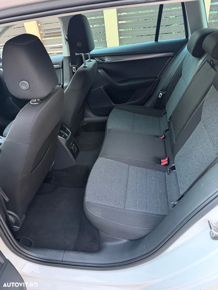 Skoda Octavia 2.0 TDI DSG Soleil - 29