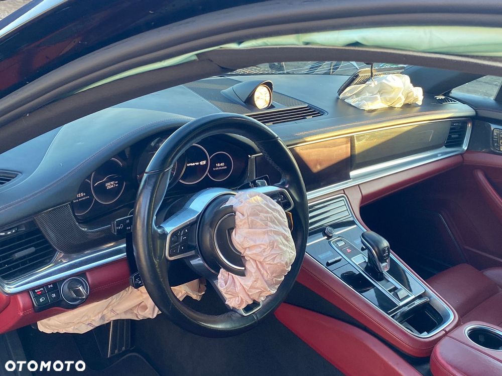 Porsche Panamera - 18