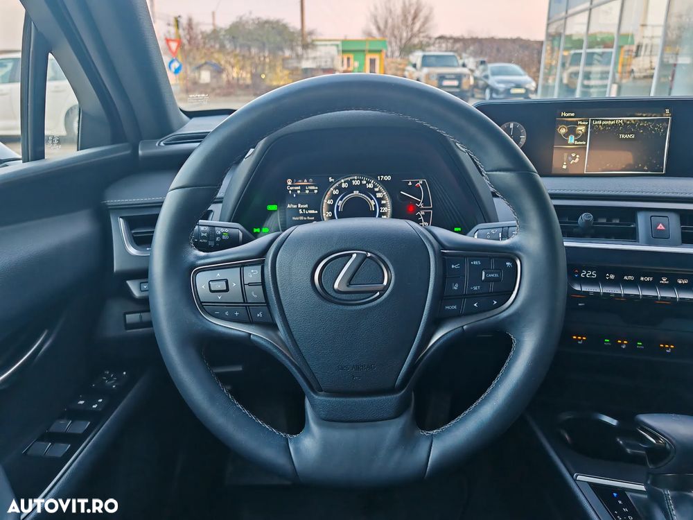 Lexus UX 250h FWD Executive - 16