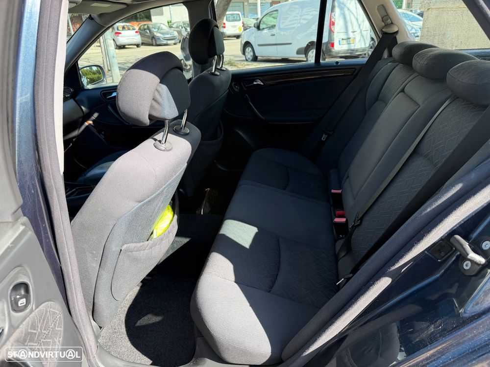 Mercedes-Benz C 220 CDi Avantgarde - 23