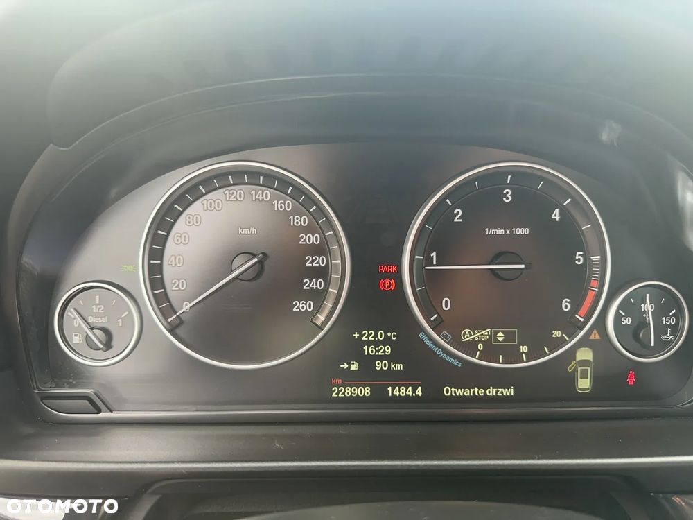 BMW Seria 5 520d Touring - 17