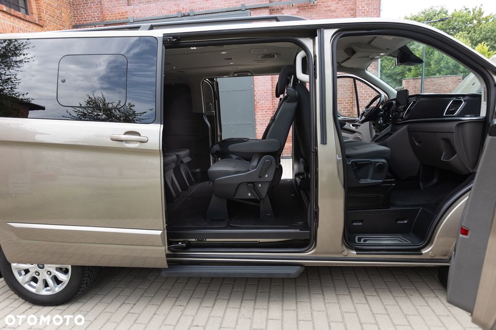 Ford Tourneo Custom 2.0 EcoBlue L2 Shuttle Bus Titanium Sel.Shift - 35