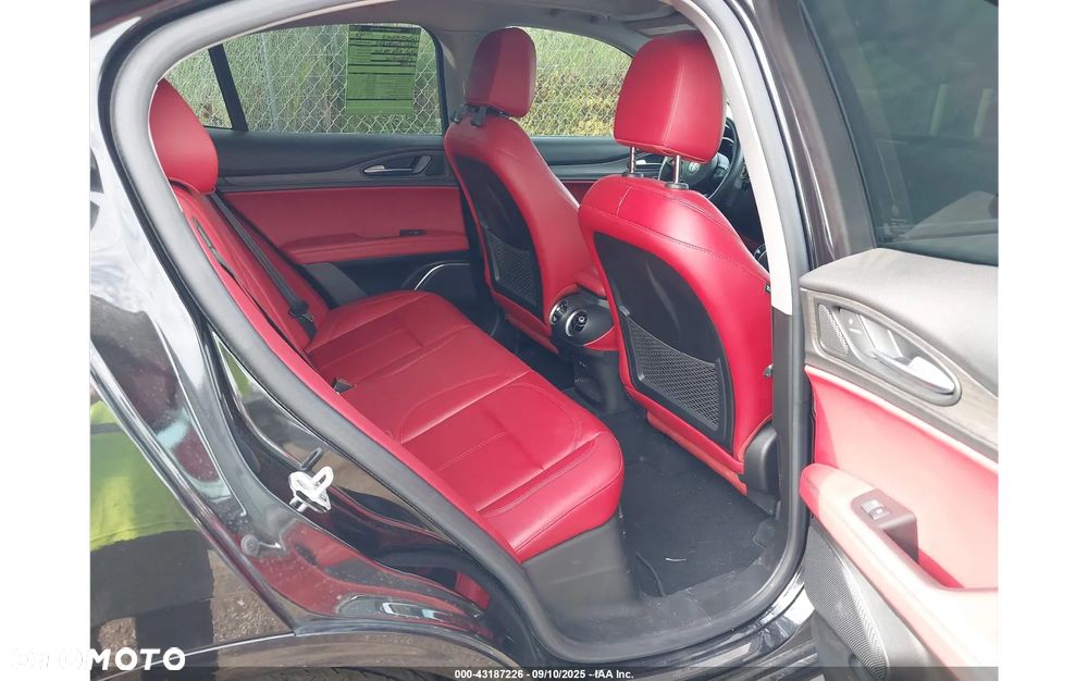 Alfa Romeo Stelvio 2.0 Turbo 16V AT8-Q4 Veloce - 7