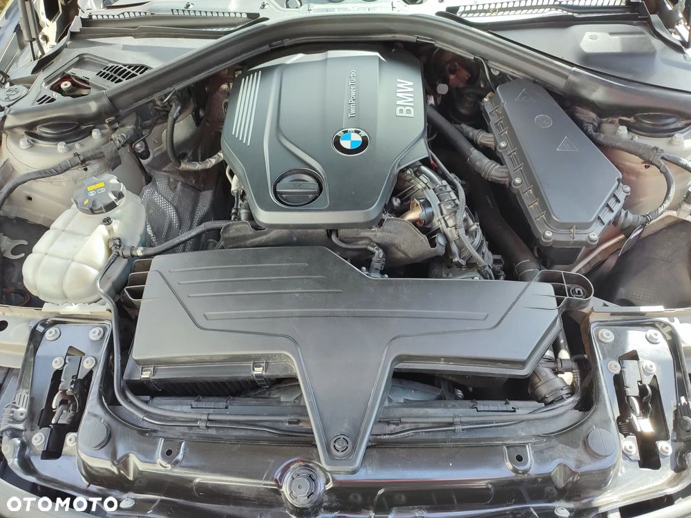 BMW Seria 3 320d Sport Line - 11