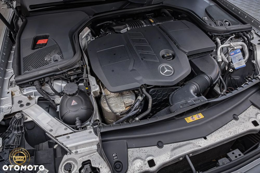 Mercedes-Benz Klasa E 220 d 4-Matic 9G-TRONIC - 25