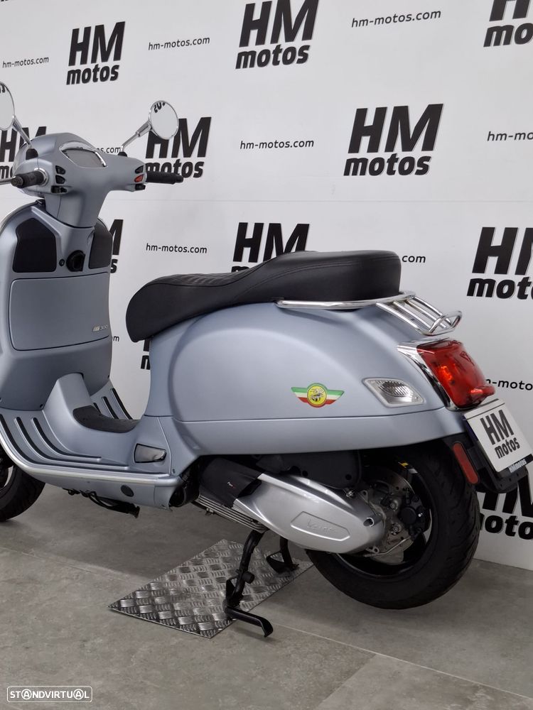 Vespa GTS Super TECH - 15