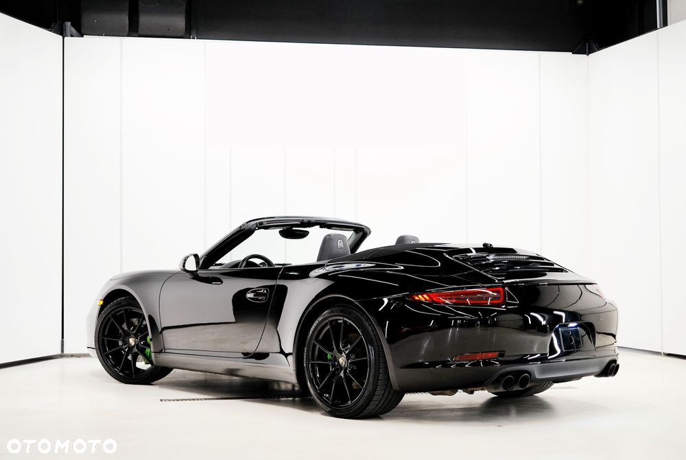 Porsche 911 Carrera S - 11