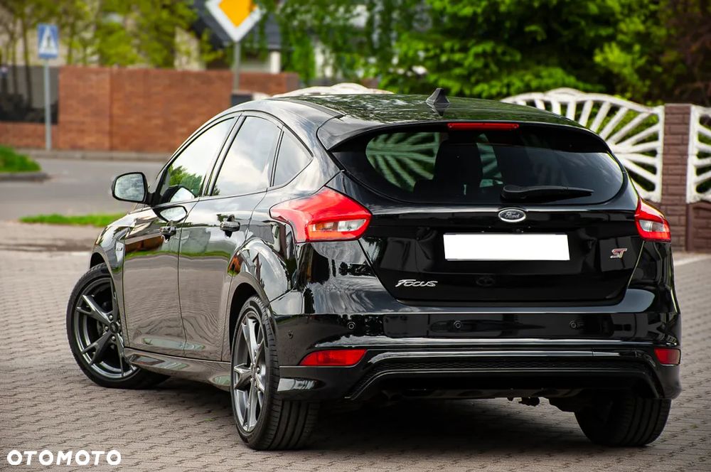 Ford Focus 1.5 EcoBlue Start-Stopp-System ST-LINE STYLE - 11
