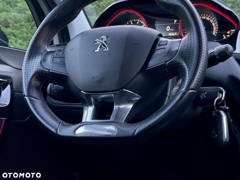 Peugeot 2008 PureTech 110 Stop&Start EAT6 GT-Line Edition - 32