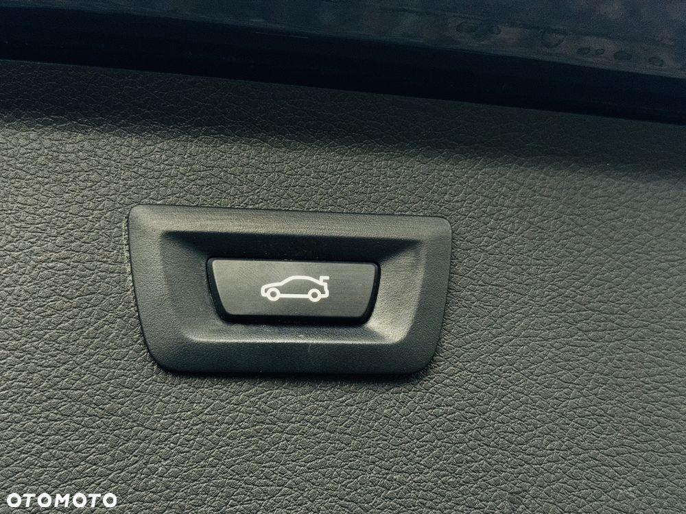 BMW Seria 2 218d Sport-Aut Luxury Line - 31