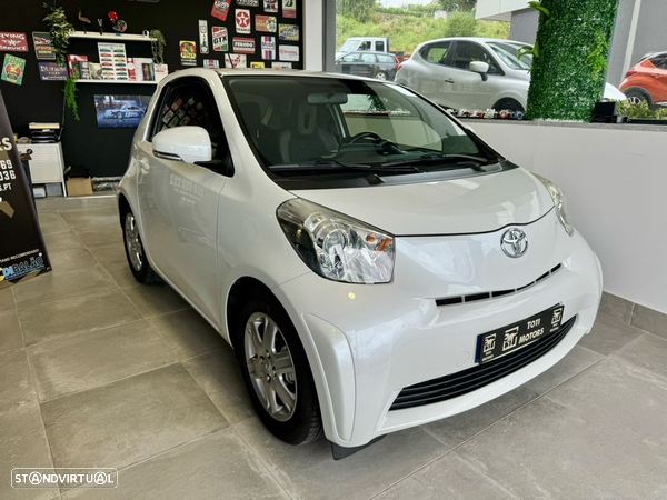 Toyota iQ 1.0 VVT-i Essential+AC