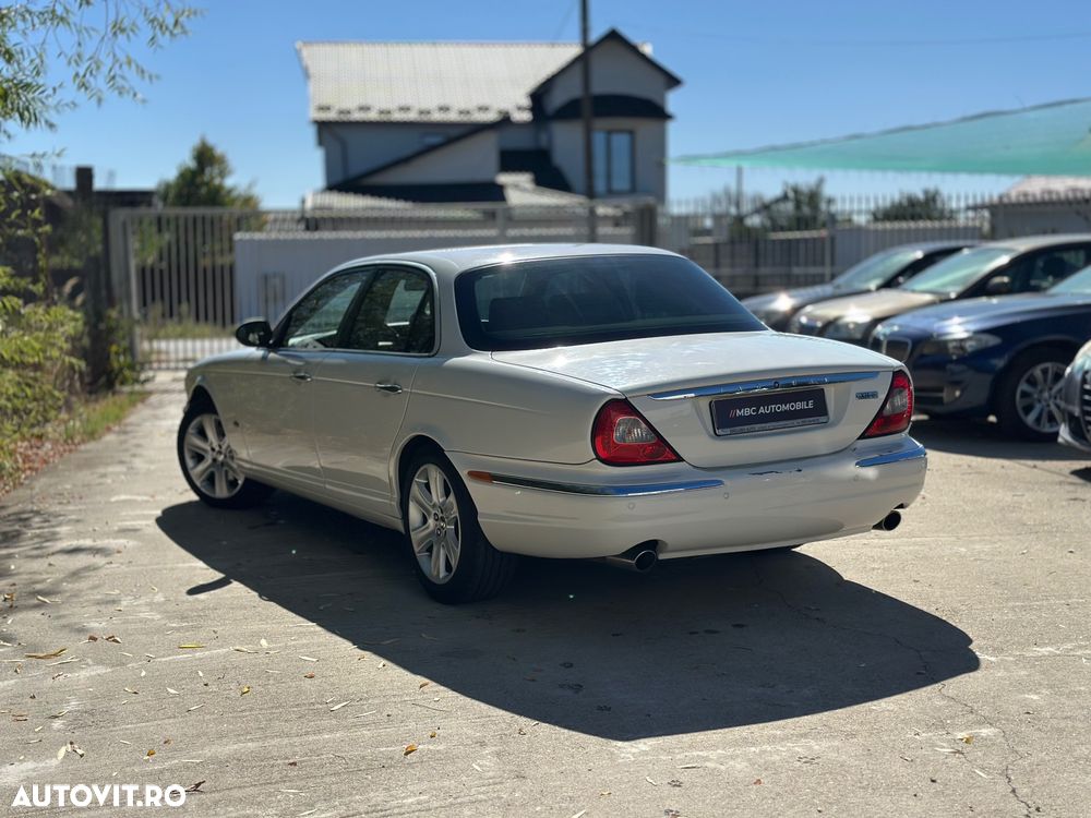 Jaguar XJ - 4