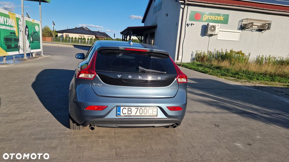 Volvo V40 D3 Momentum - 19