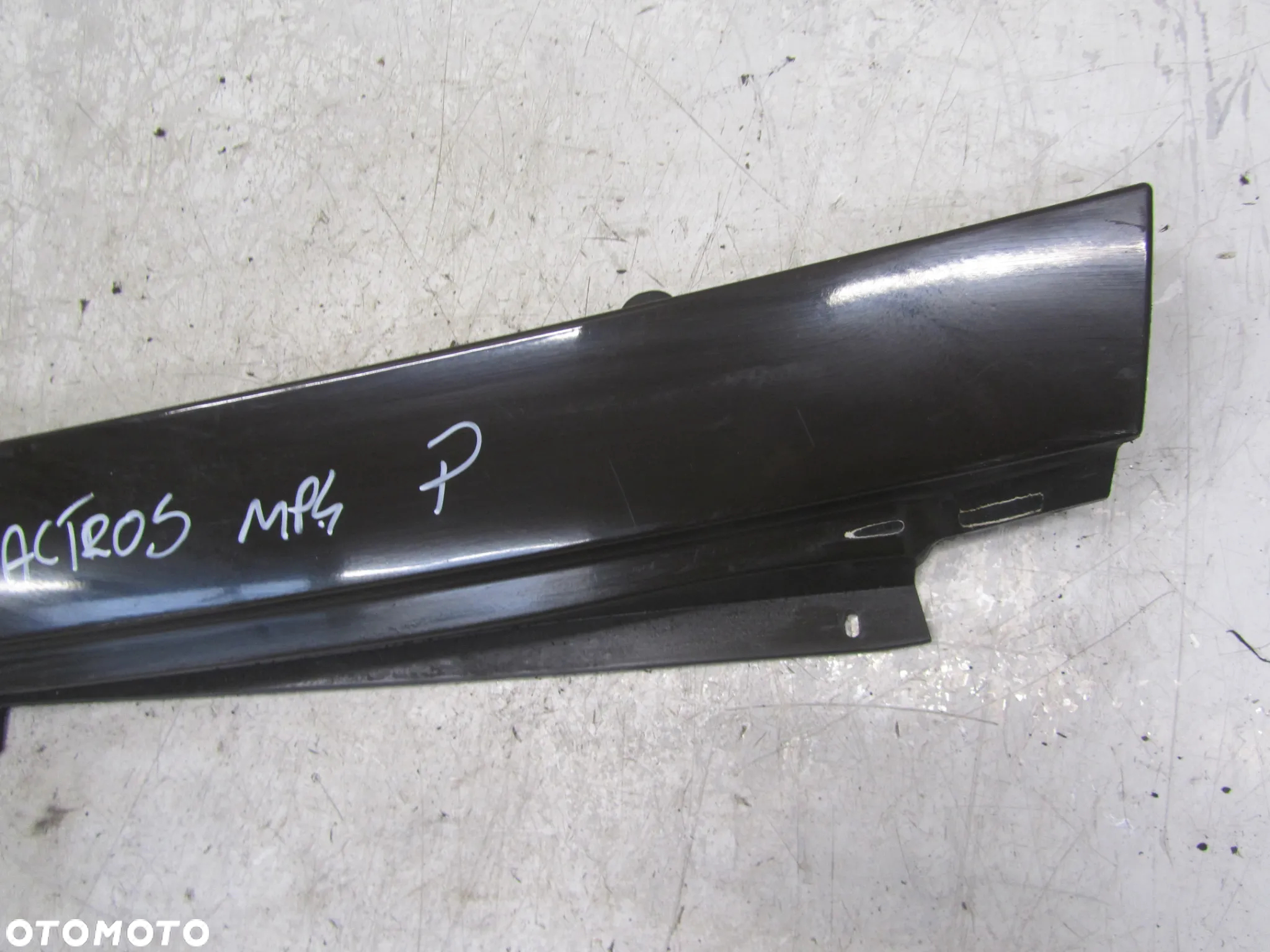 mercedes actros mp4 listwa drzwi prawa a9607510230 - 2