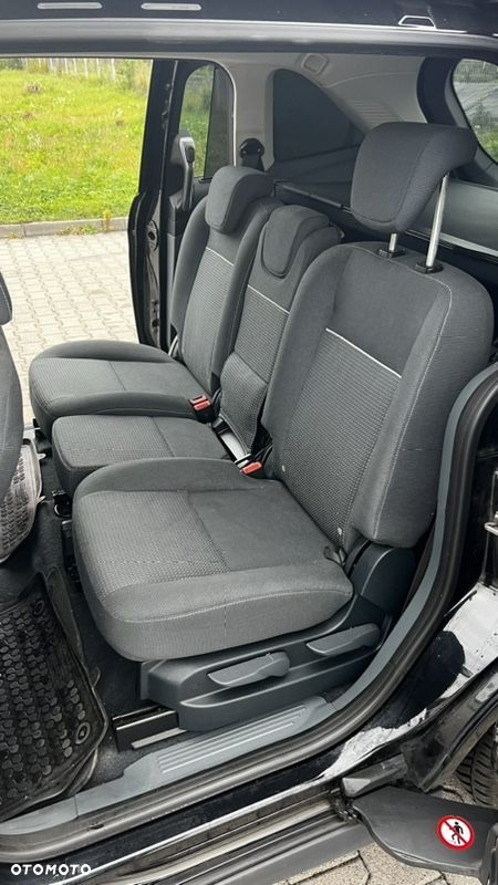 Ford Grand C-MAX - 37